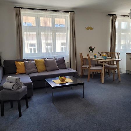 Little Tom Apartments Прага Екстер'єр фото