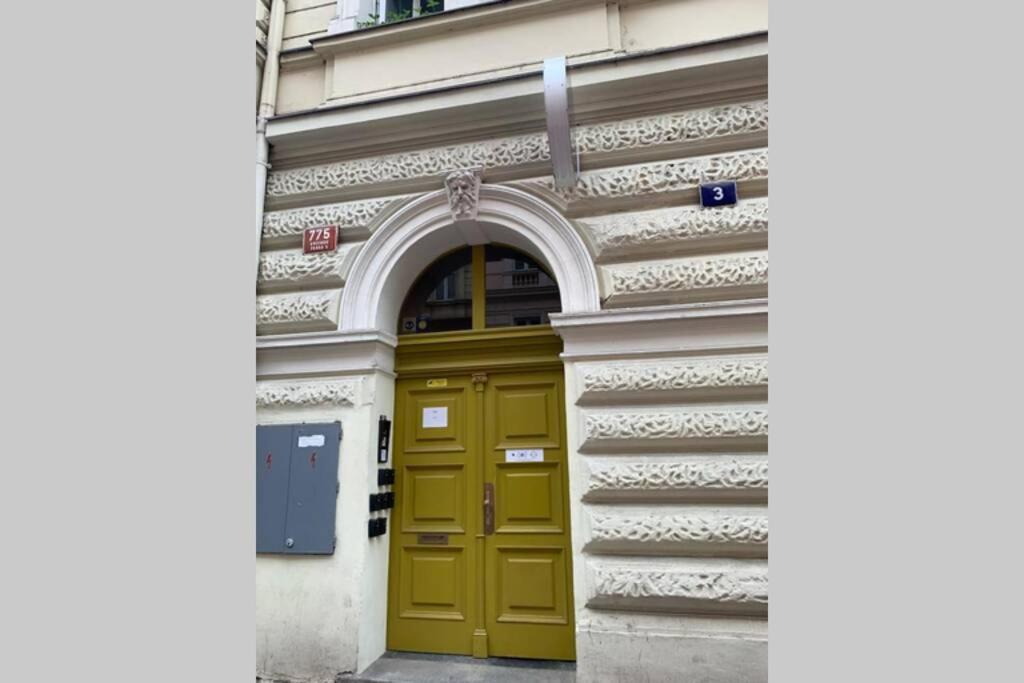 Little Tom Apartments Прага Екстер'єр фото