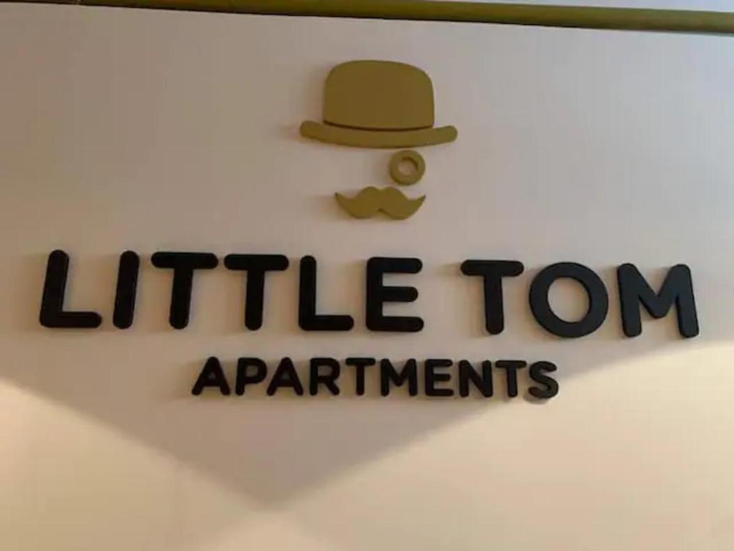 Little Tom Apartments Прага Екстер'єр фото