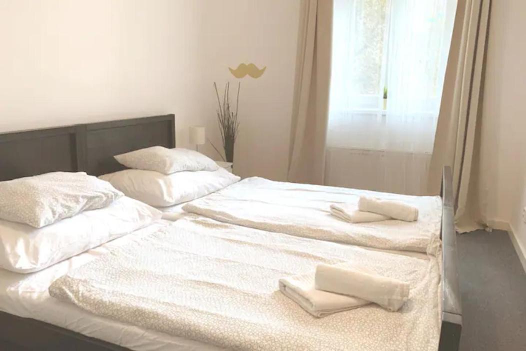 Little Tom Apartments Прага Екстер'єр фото