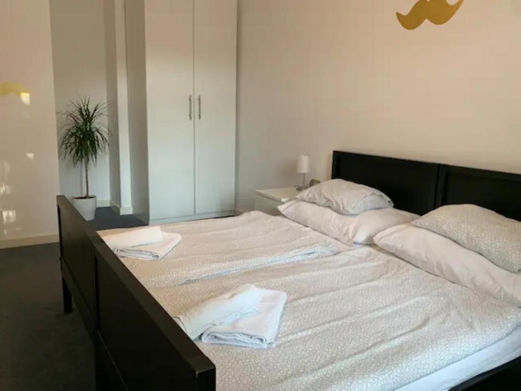 Little Tom Apartments Прага Екстер'єр фото