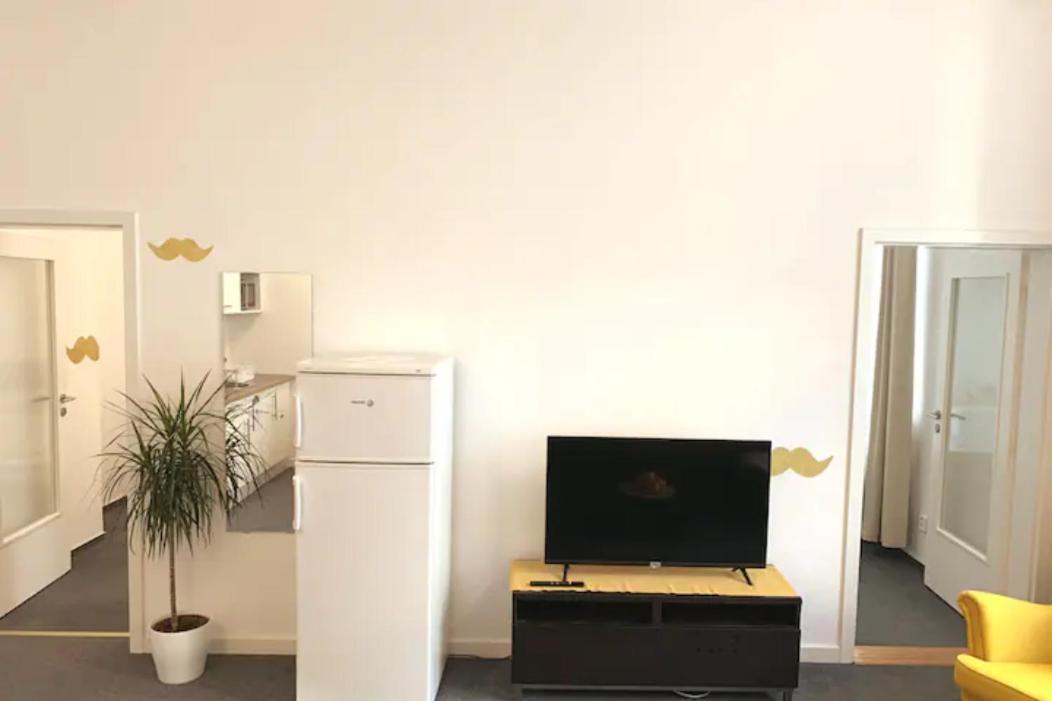 Little Tom Apartments Прага Екстер'єр фото