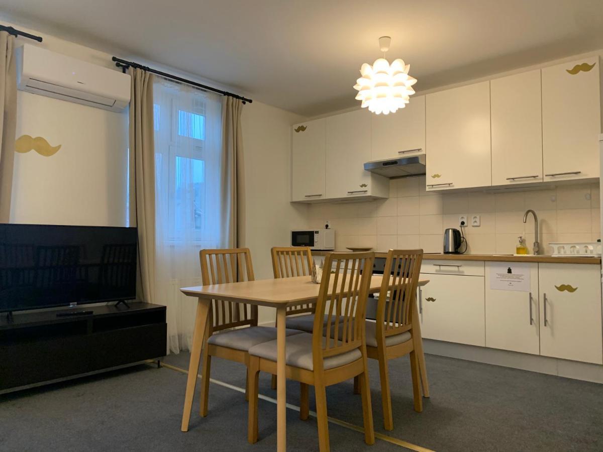 Little Tom Apartments Прага Екстер'єр фото