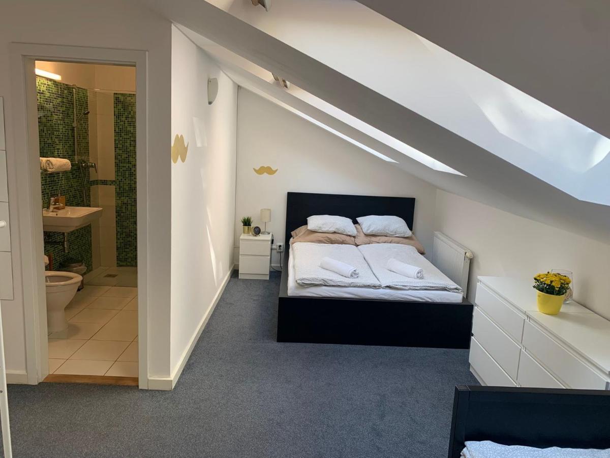 Little Tom Apartments Прага Екстер'єр фото