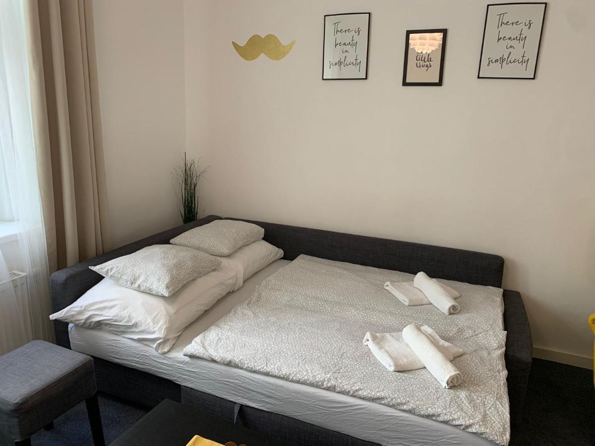 Little Tom Apartments Прага Екстер'єр фото