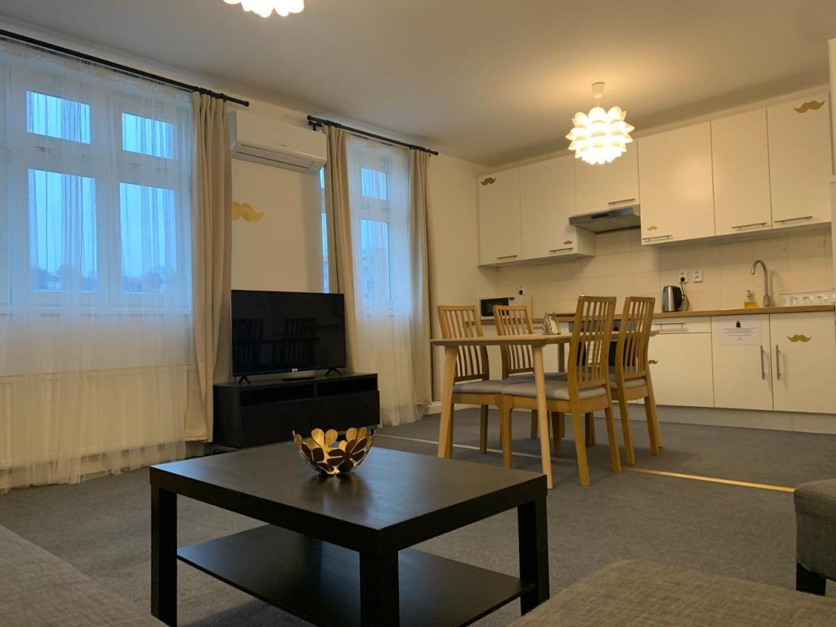 Little Tom Apartments Прага Екстер'єр фото