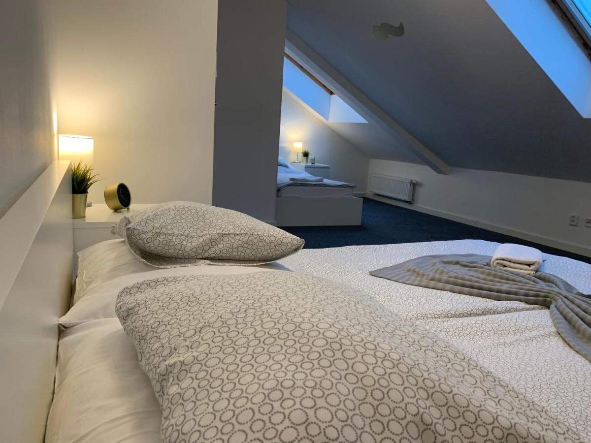 Little Tom Apartments Прага Екстер'єр фото