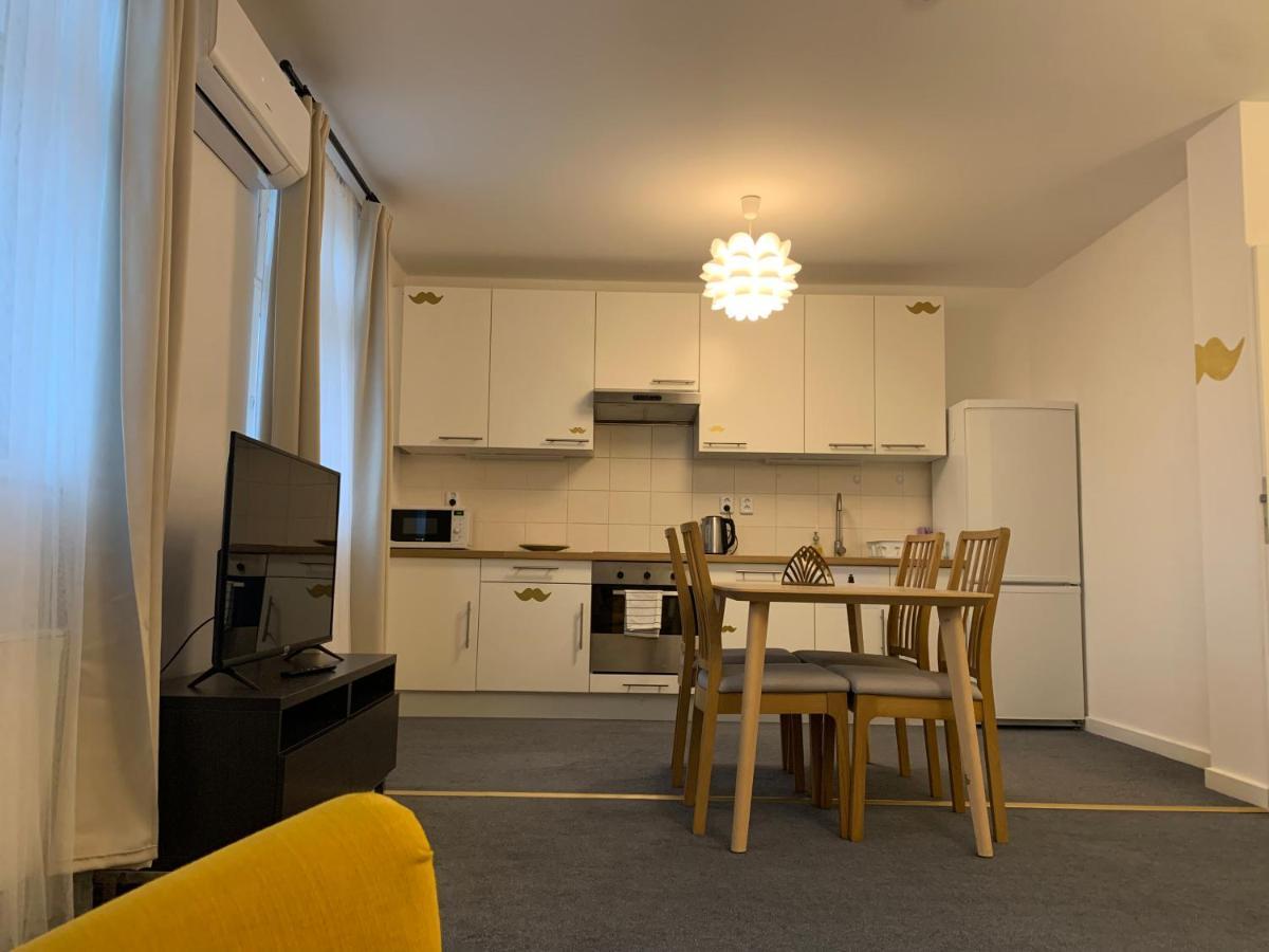 Little Tom Apartments Прага Екстер'єр фото