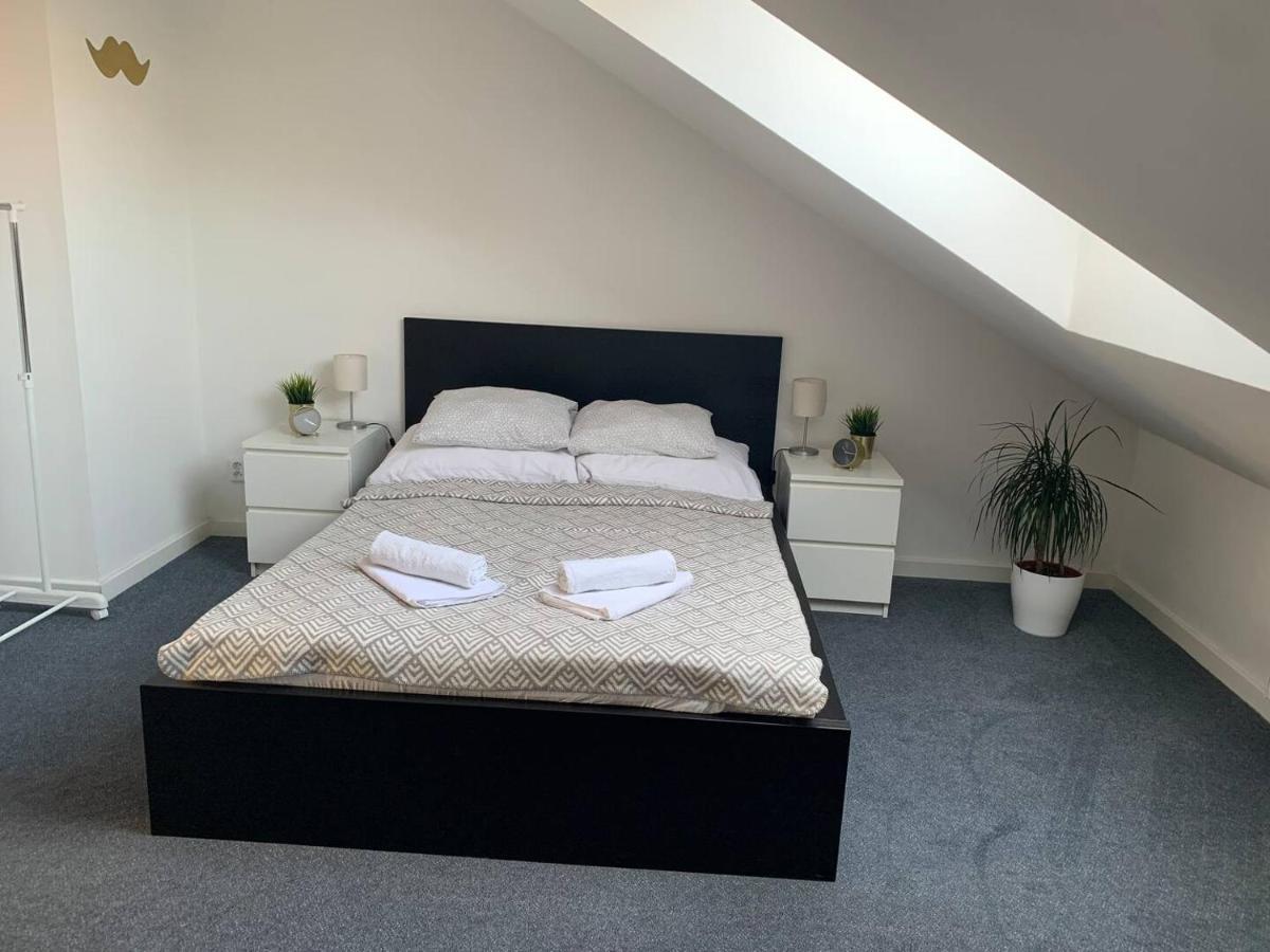 Little Tom Apartments Прага Екстер'єр фото