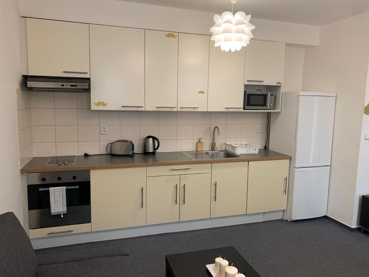 Little Tom Apartments Прага Екстер'єр фото