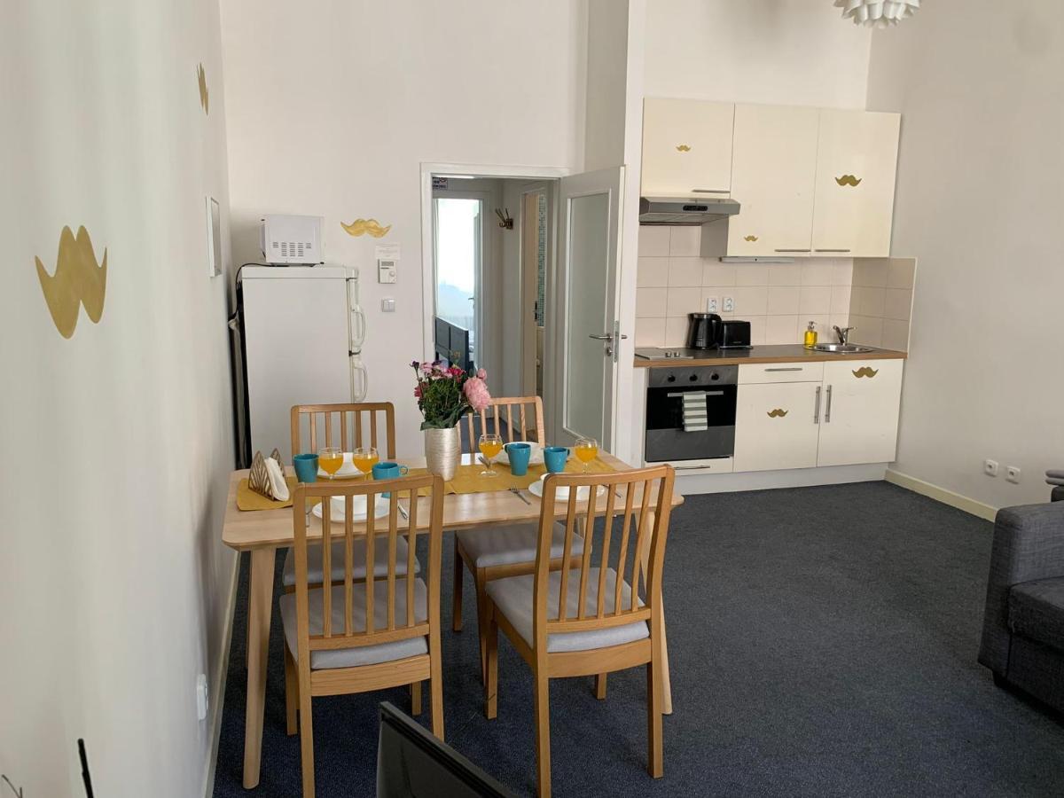 Little Tom Apartments Прага Екстер'єр фото