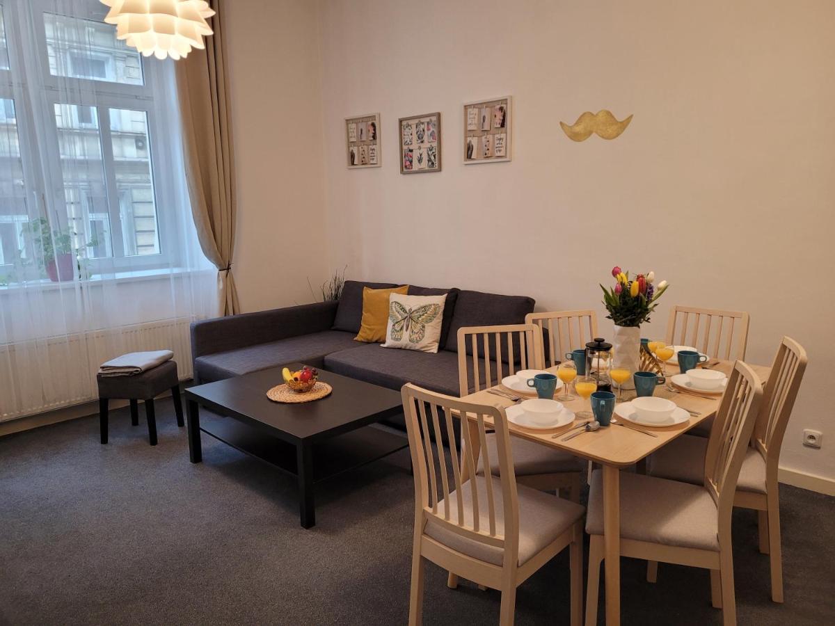Little Tom Apartments Прага Екстер'єр фото
