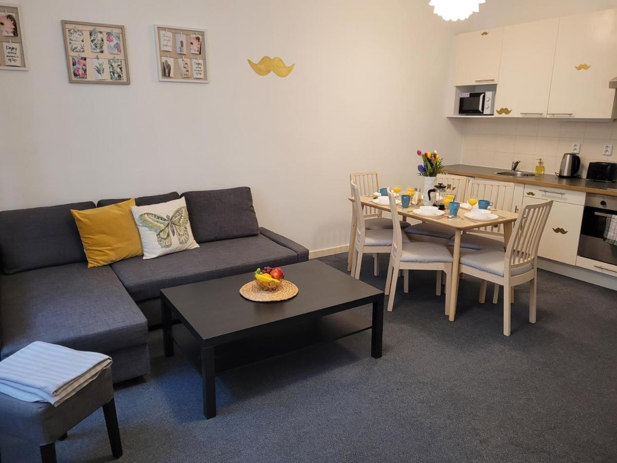 Little Tom Apartments Прага Екстер'єр фото
