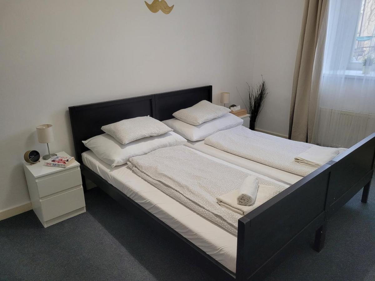 Little Tom Apartments Прага Екстер'єр фото