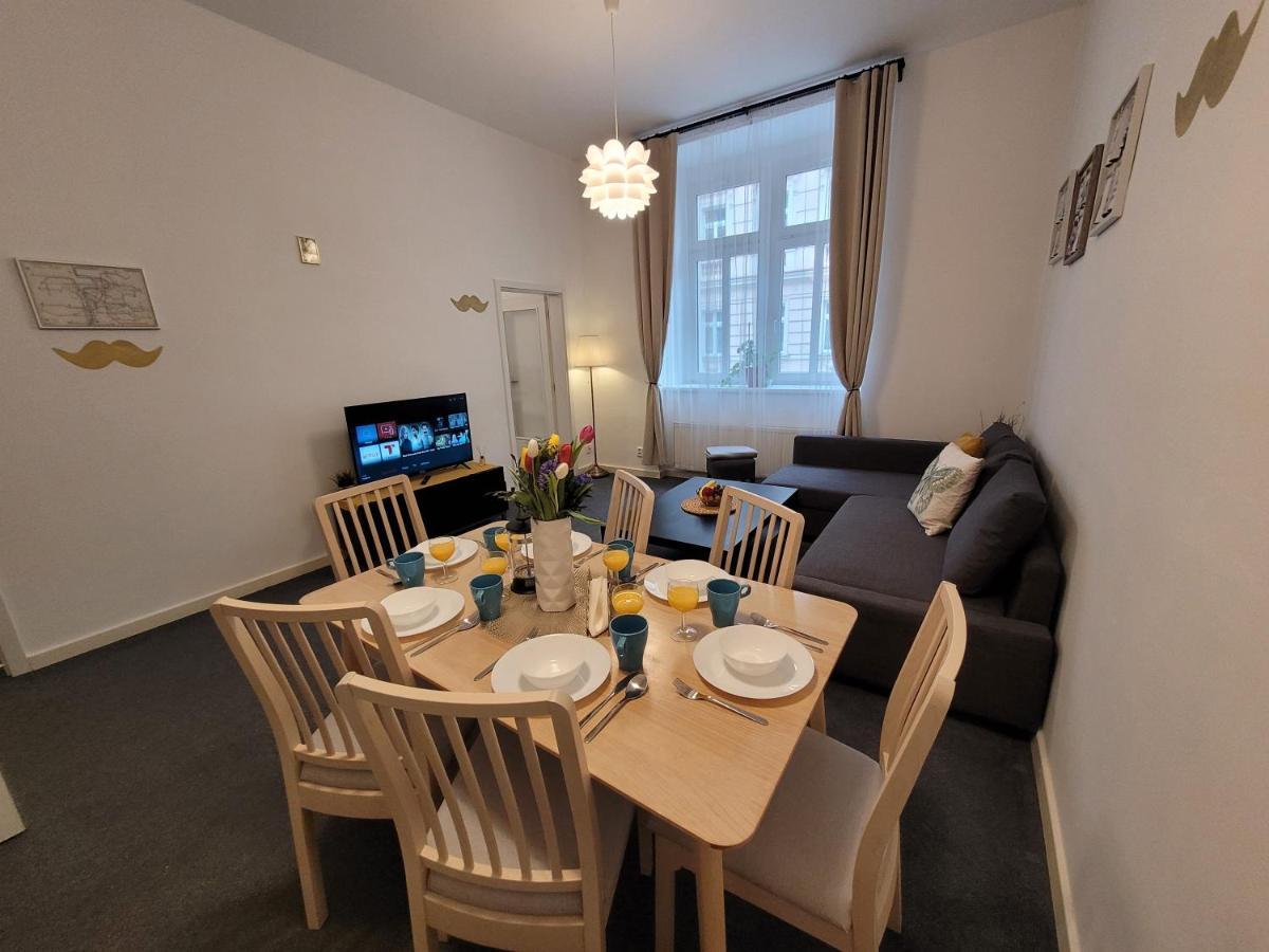 Little Tom Apartments Прага Екстер'єр фото